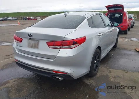 2017 Kia Optima Lx z USA, uszkodzony, nr VIN 5XXGT4L37HG122853